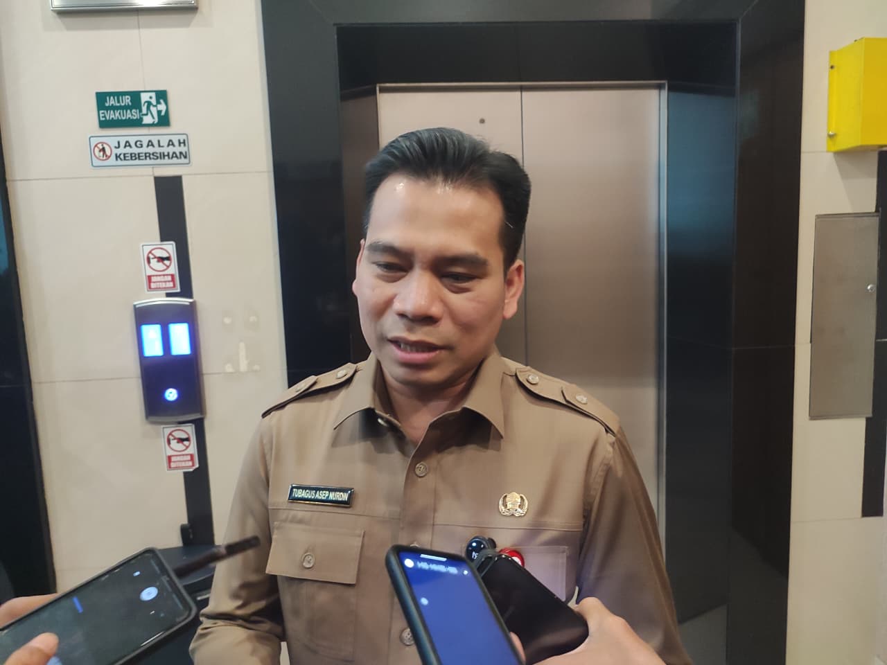 Konversi layanan SIMPONIE masih rendah, Kominfo Tangsel evaluasi alur perizinan digital dan dorong penyederhanaan sistem layanan.