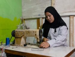 Merajut Kehidupan dari Titik Terendah, Kisah Perjuangan Ibu Ila Bersama PNM Mekaar