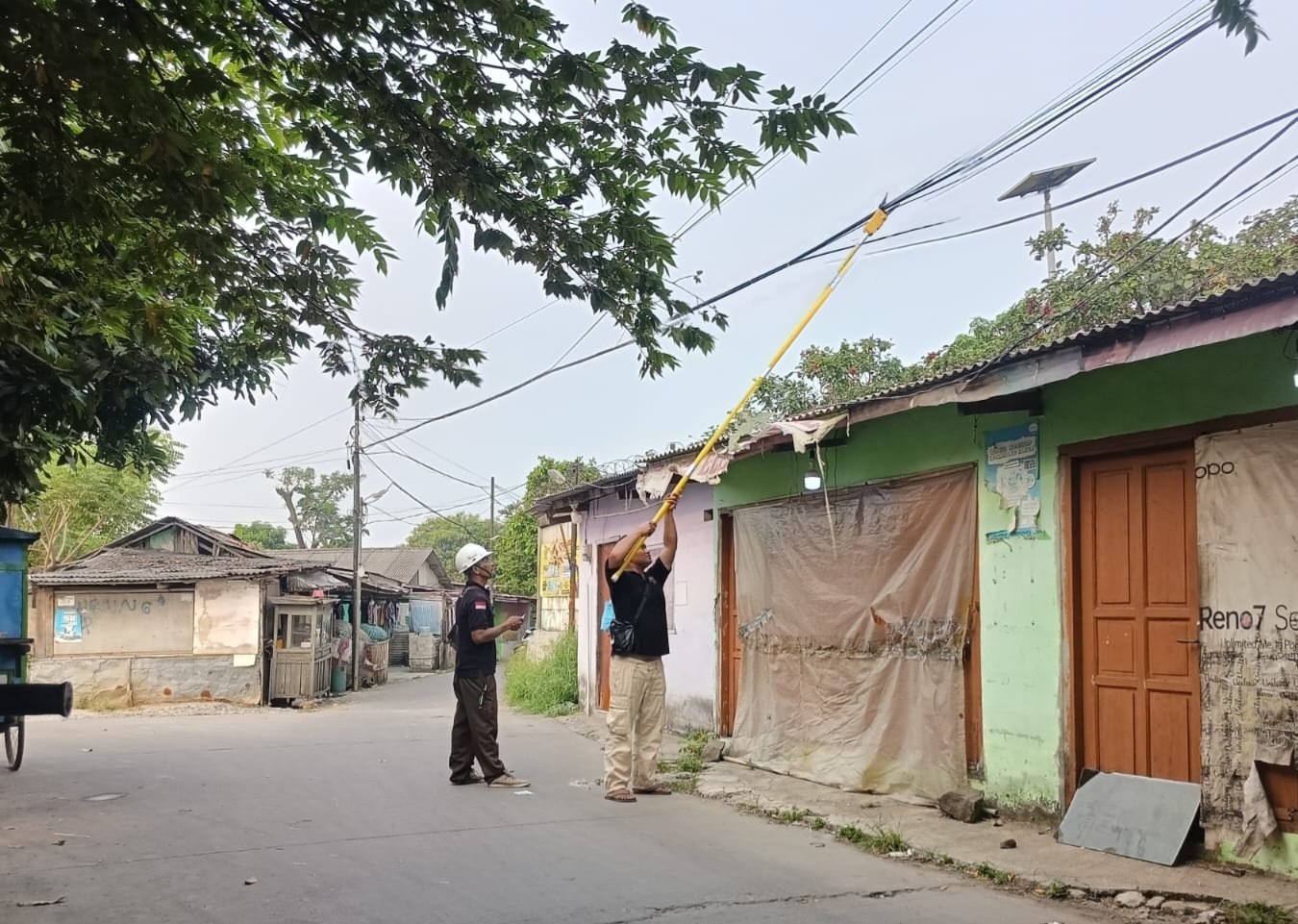 Warga Apresiasi Perapihan Kabel Internet PT Gayuh Net