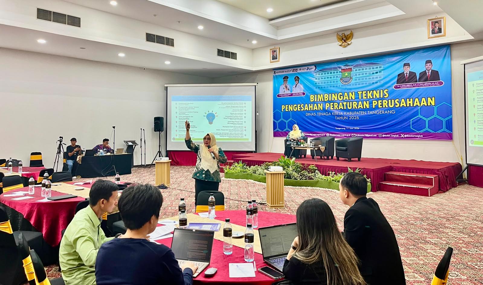 Disnaker Tangerang sosialisasikan kewajiban perusahaan memiliki Peraturan Perusahaan bagi usaha dengan minimal 10 pekerja.