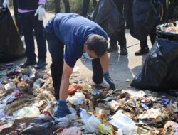 Pimpin Corve Jumat Bersih, Maesyal Rasyid Dorong Generasi Muda Jadi Pelopor Lingkungan
