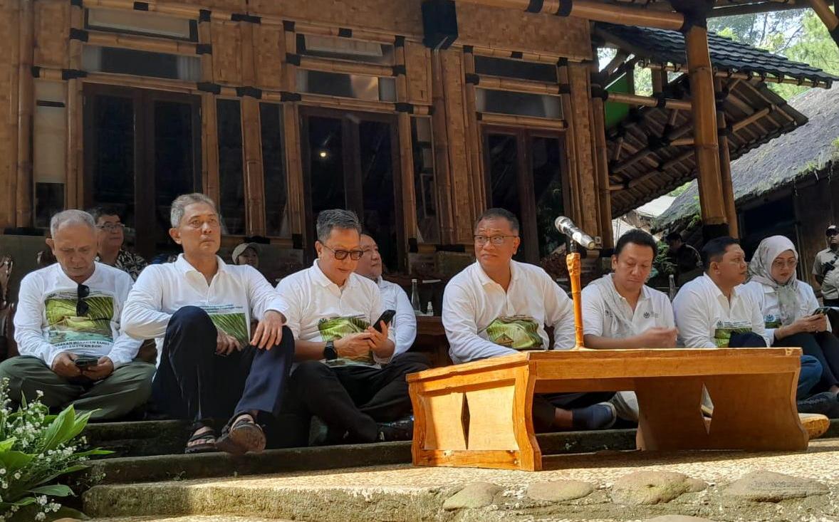 Kementerian Lingkungan Hidup menggugat perdata Rp27 miliar terkait dugaan pencemaran Sungai Cisadane, sementara proses pidana tetap berjalan.