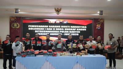 Polda Banten memusnahkan barang bukti narkotika senilai Rp90,5 miliar hasil pengungkapan lima jaringan narkoba sepanjang Januari–Juni 2026.