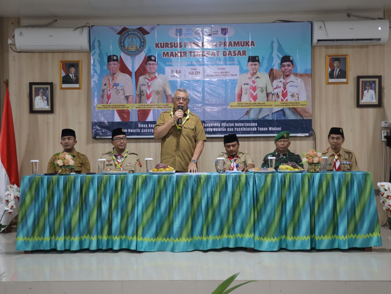 Wali Kota Tangsel Benyamin Davnie meminta pembina Pramuka adaptif terhadap perkembangan zaman agar tetap relevan bagi generasi muda.