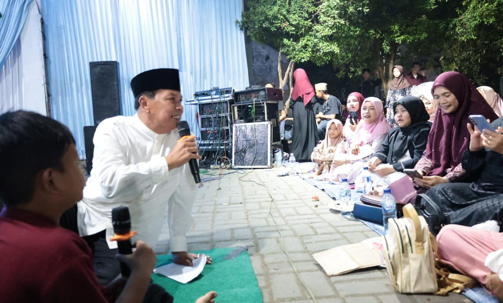 Bupati Tangerang menghadiri Tabligh Akbar 1448 H di Rajeg sekaligus menyerahkan santunan kepada anak yatim dan piatu.