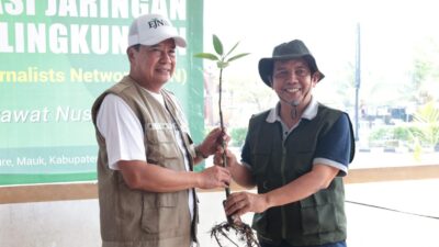 PT IKPP Tangerang dan Bupati Maesyal Rasyid tanam 10 ribu mangrove di Mauk sebagai upaya rehabilitasi pesisir berkelanjutan.