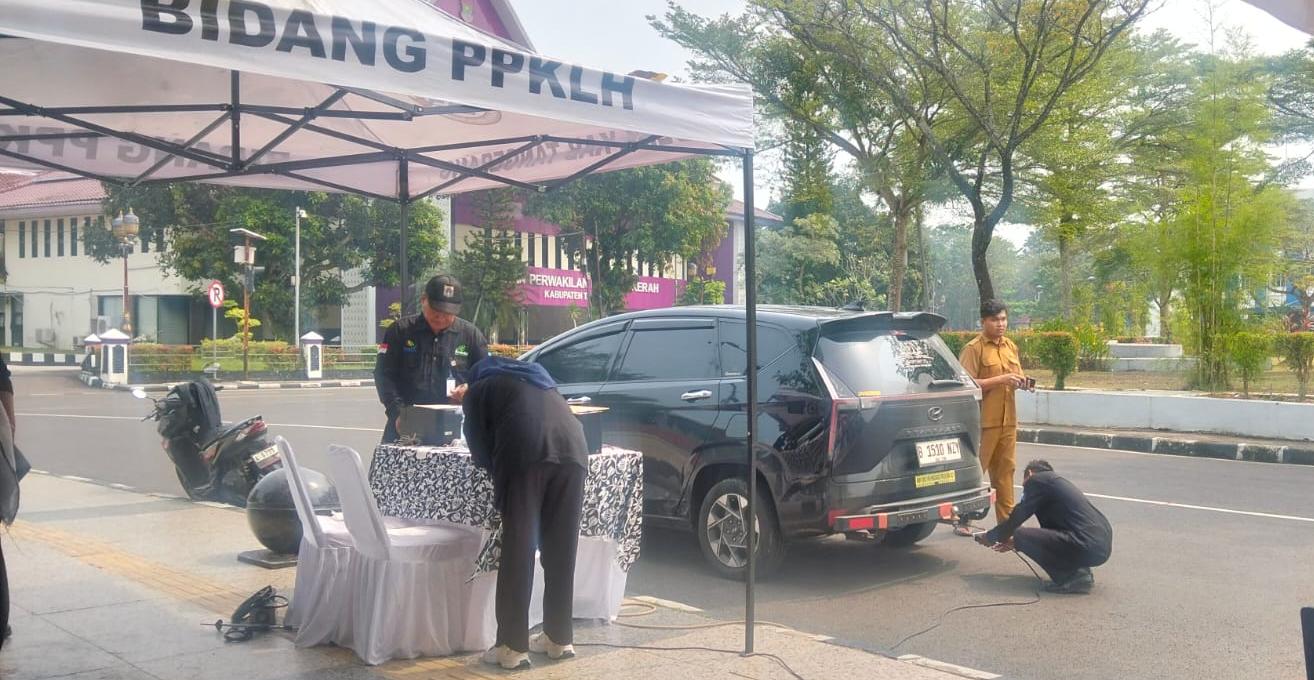Uji emisi di Kabupaten Tangerang diikuti 111 kendaraan. Kegiatan ini menjadi upaya pengendalian polusi dan peningkatan kualitas udara.