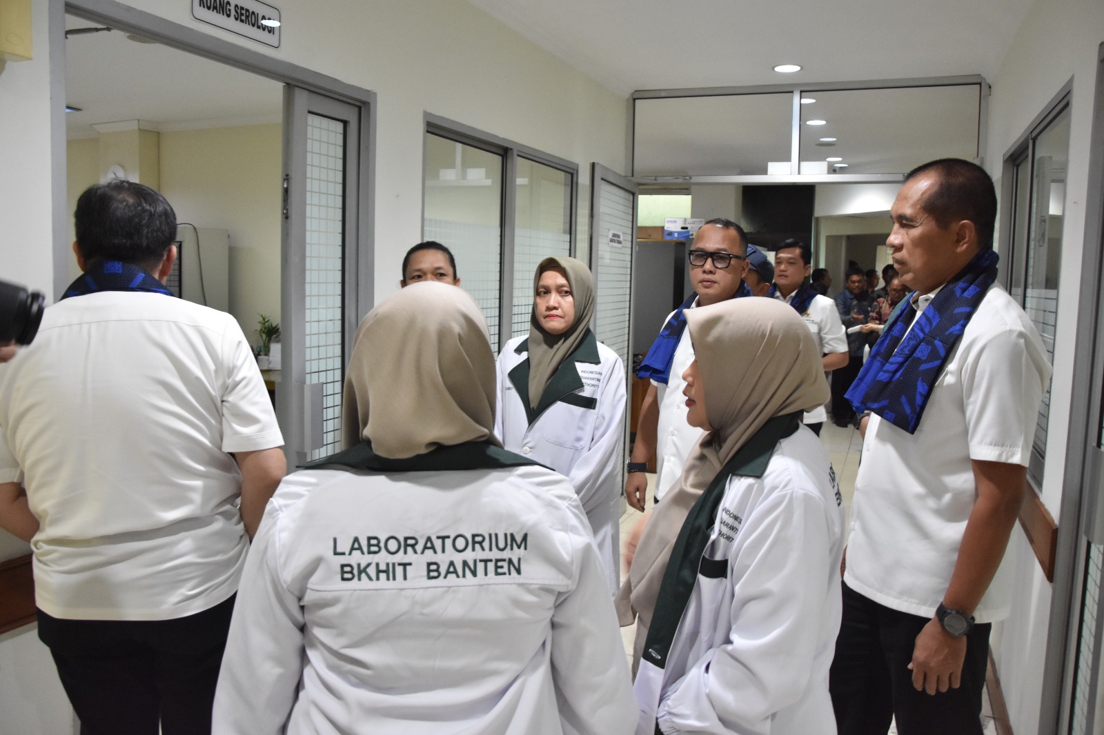 Komisi IV DPR RI meninjau pelayanan karantina, instalasi hewan, dan laboratorium terpadu Karantina Banten di Soetta.