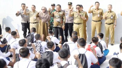 Pemkot Tangerang memastikan Program Sekolah Swasta Gratis berjalan optimal saat MPLS 2026 demi pendidikan berkualitas.