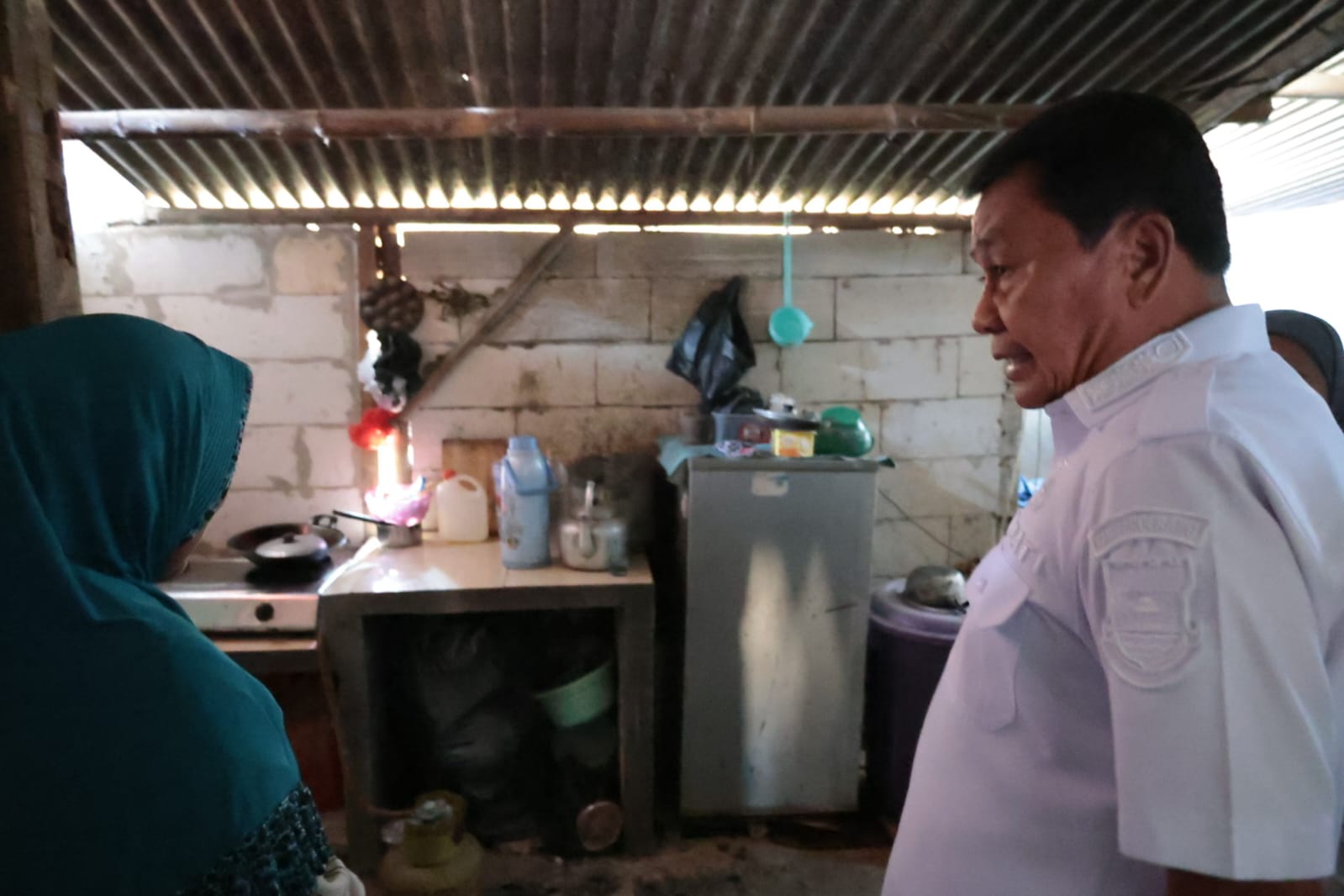 Bupati Tangerang fokus memastikan rumah layak huni dan akses air bersih bagi warga saat kunjungan kerja di Tigaraksa.