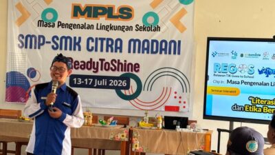 Relawan TIK Banten mengingatkan jejak digital dapat memengaruhi masa depan dan peluang kerja para siswa di era digital.