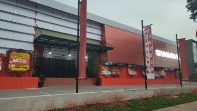 Swash Padel BSD diduga tetap beroperasi meski belum mengantongi PBG dan telah disegel Satpol PP Kota Tangerang Selatan.