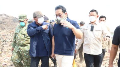 KLH memanfaatkan drone untuk memantau hotspot dan memperkuat penanganan kebakaran TPA Jatiwaringin bersama lintas instansi.