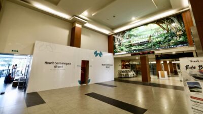 Bandara Husein Sastranegara segera melayani penerbangan berjadwal dengan rute domestik dan internasional usai persiapan operasional rampung.