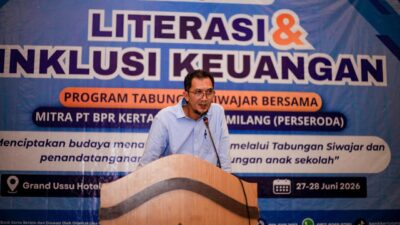 Bank Kerta Tangerang membangun budaya menabung pelajar melalui Program Tabungan SiWajar untuk memperkuat literasi keuangan sejak dini.