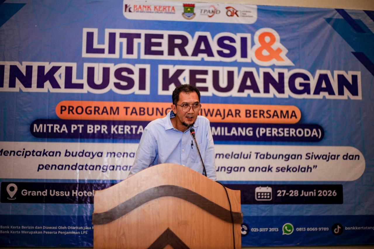 Bank Kerta Tangerang membangun budaya menabung pelajar melalui Program Tabungan SiWajar untuk memperkuat literasi keuangan sejak dini.