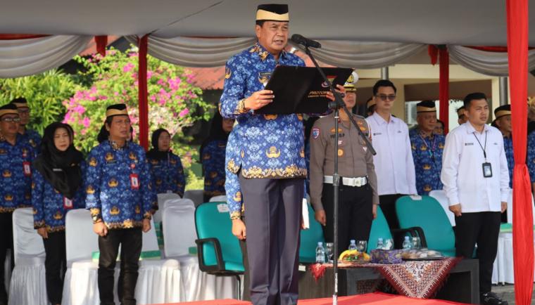 Bupati Maesyal mengajak insan koperasi meningkatkan kinerja dan profesionalisme untuk mewujudkan ekonomi yang berdaya saing.