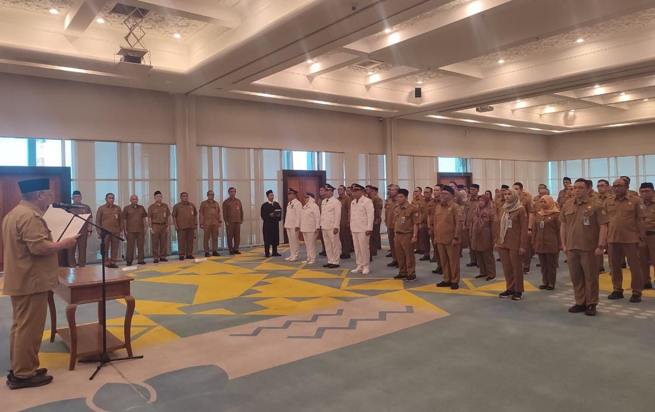 Wali Kota Tangsel Benyamin Davnie menegaskan pejabat harus bekerja cepat, tepat, dan cermat usai rotasi jabatan.