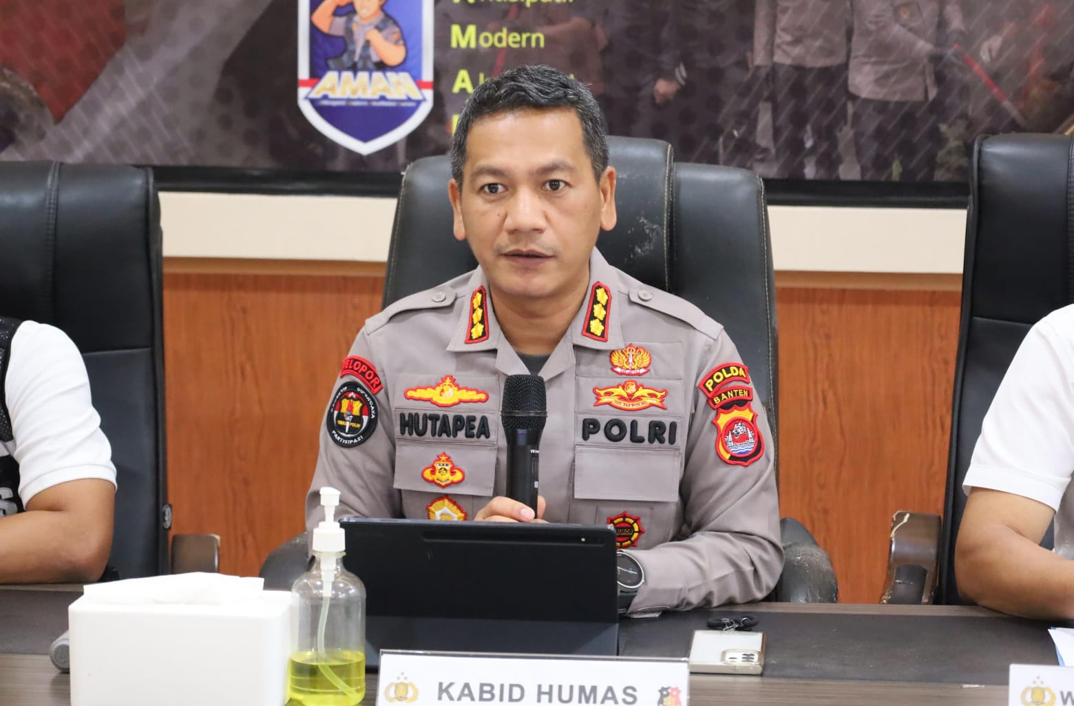 Ditreskrimum Polda Banten ungkap perkembangan kasus pengeroyokan dan penculikan, satu tersangka diamankan dan pelaku lain dicari.