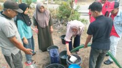 Abraham Garuda Laksono kirim 18.000 liter air bersih untuk warga Cukanggalih yang terdampak kemarau panjang.