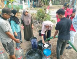 Meski di Surabaya, Abraham Garuda Laksono Gerak Cepat Bantu Warga Cukanggalih yang Krisis Air