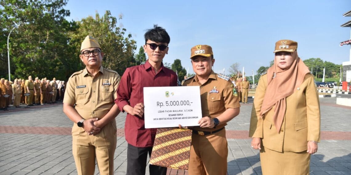 Ligar Fajar Maulana memenangkan lomba logo Hari Jadi ke-528 Kuningan setelah melalui kurasi ketat Dewan Kebudayaan dan panelis.