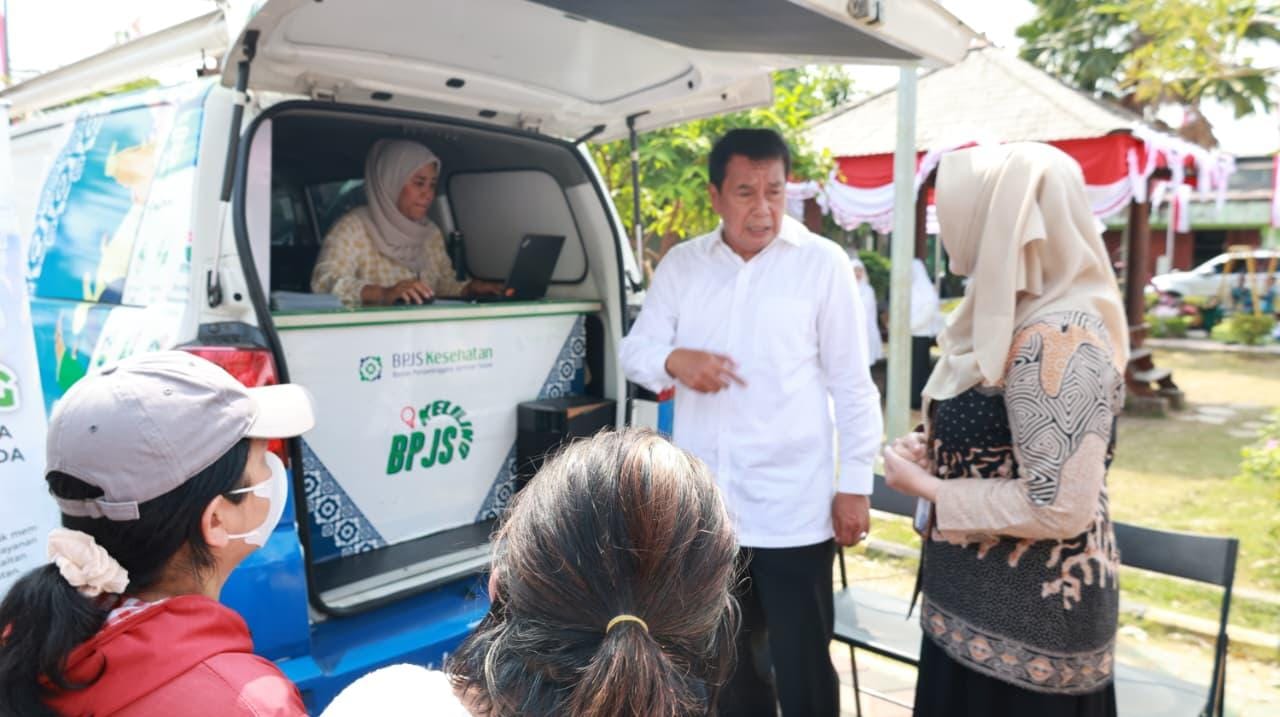 Pemkab Tangerang memberikan bantuan dan dukungan pemberdayaan bagi penyandang disabilitas melalui kegiatan NGEMAS di Kosambi.
