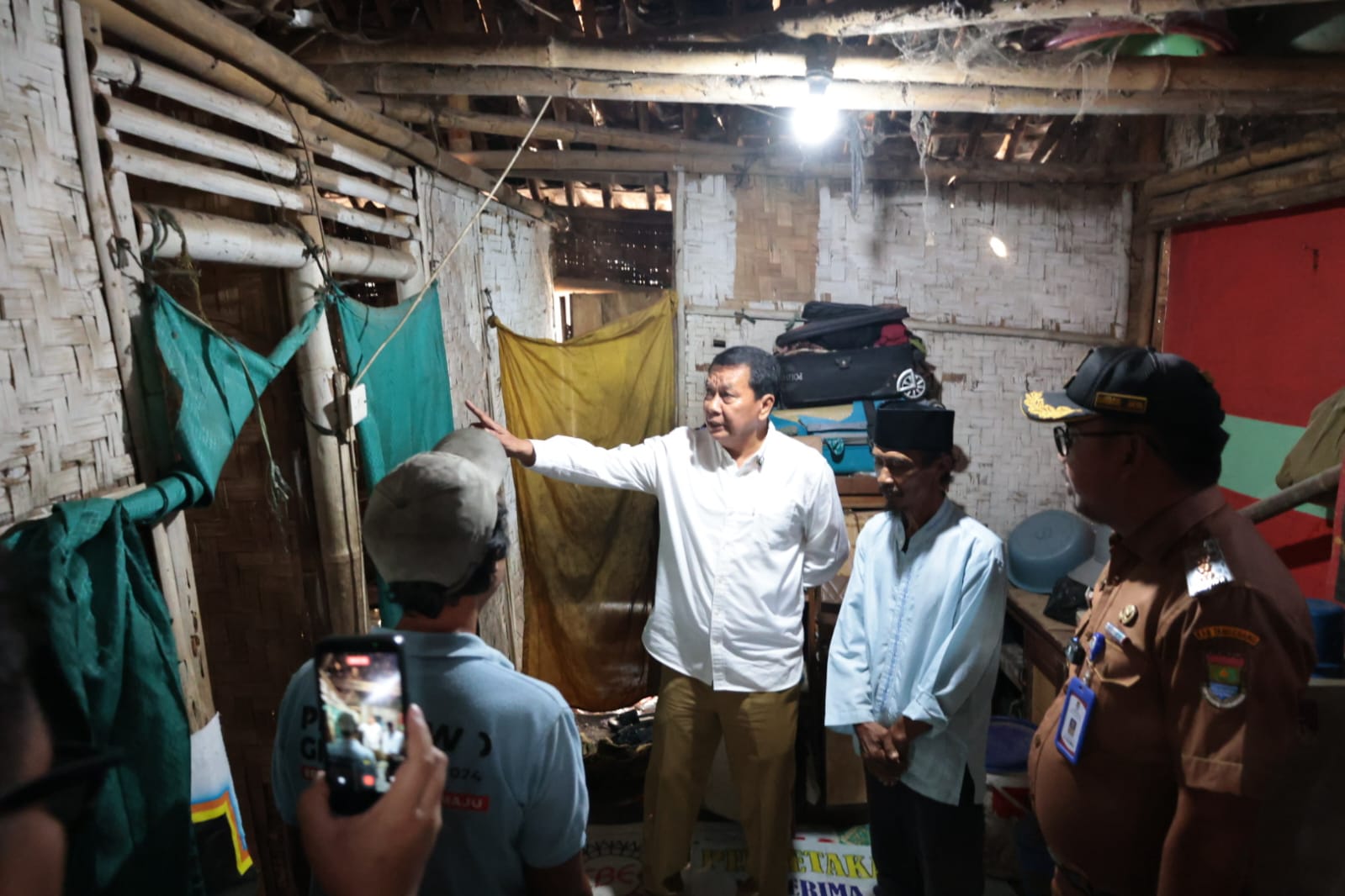 Empat warga Sindang Jaya mendapat bantuan bedah rumah dari Pemkab Tangerang untuk memiliki hunian aman dan nyaman.