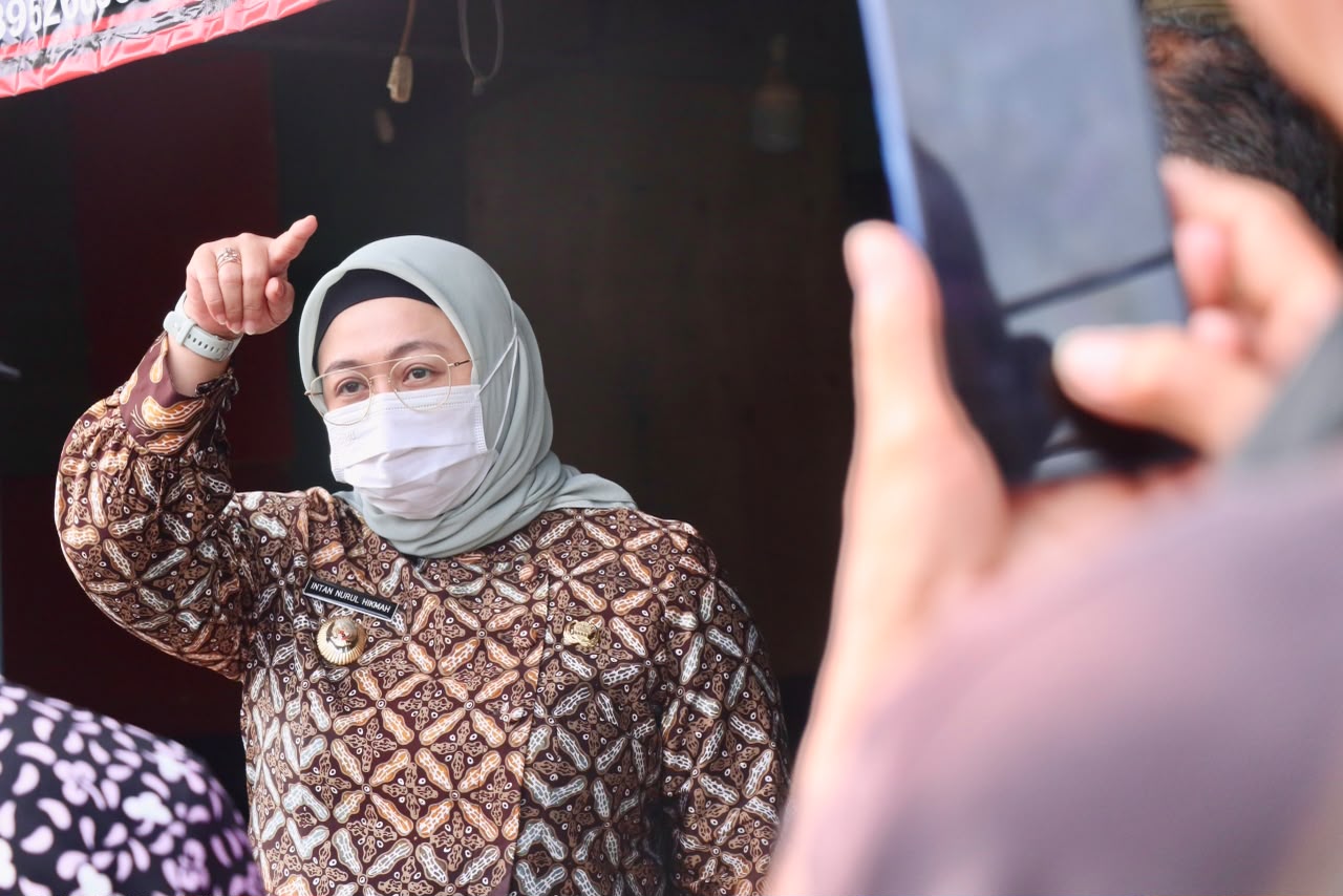Wabup Intan pastikan pembangunan TPS3R Tigaraksa berjalan, termasuk renovasi hanggar melalui APBD Perubahan.