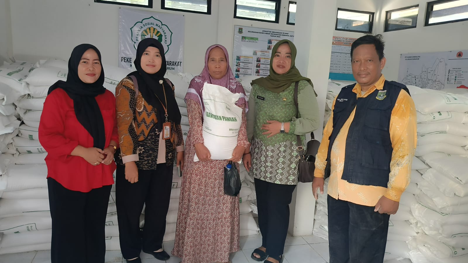 Penyaluran bantuan beras untuk 924 KPM di Rawa Arum Cilegon berlangsung lima hari agar bantuan diterima tepat sasaran.