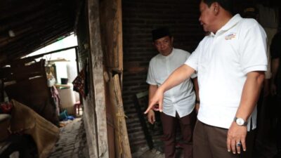 Pemkab Tangerang bergerak cepat menangani rumah warga Kali Asin yang roboh dengan rencana pembangunan kembali dan perawatan kesehatan.