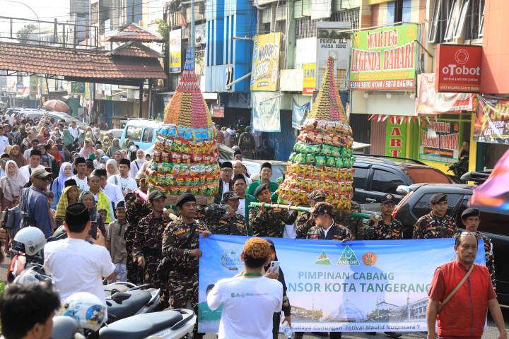 Muludan Tiga Masjid di Kota Tangerang menyatukan masyarakat sekaligus menghidupkan tradisi Maulid Nabi yang telah diwariskan.