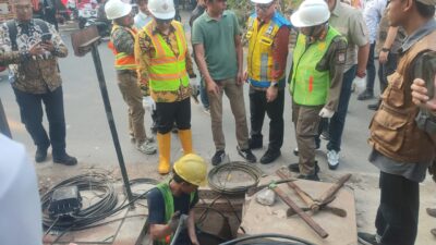 Pilar Saga meminta provider mengawasi kontraktor agar pemasangan kabel fiber optik di Tangsel sesuai aturan dan tak merusak kota.