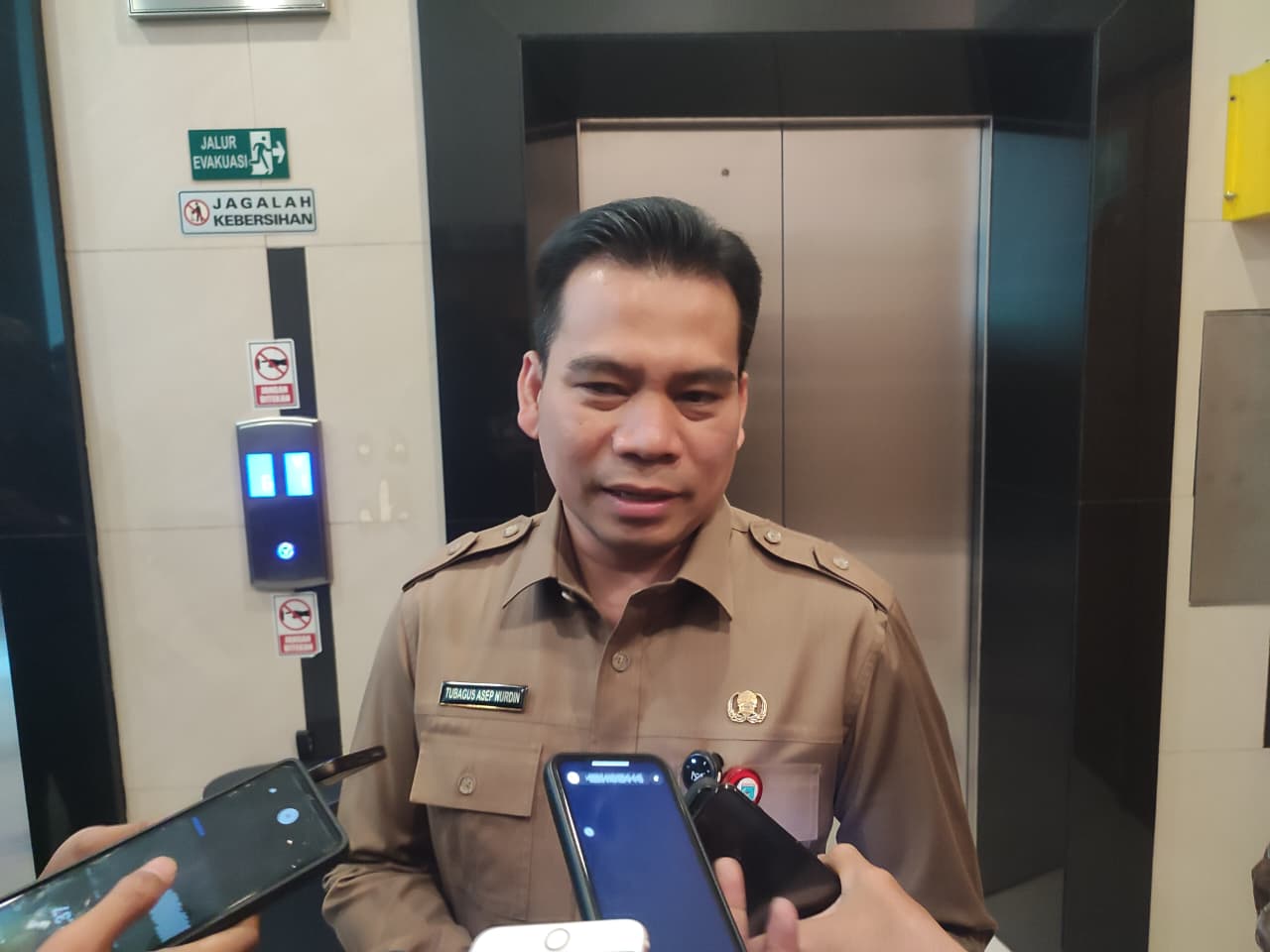 Kadis Kominfo Tangsel mengingatkan pentingnya peran keluarga dalam menjaga kesehatan mental remaja di tengah era digital.