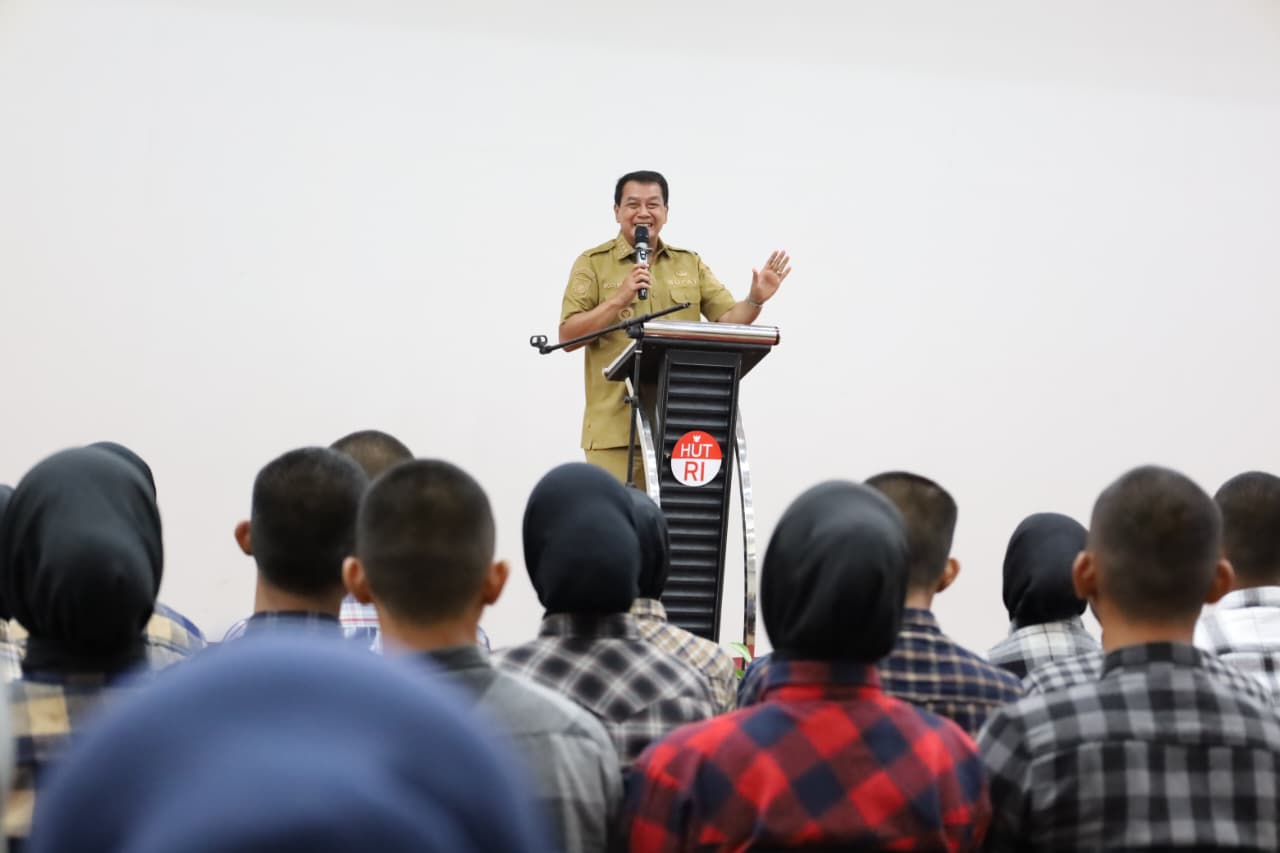 Bupati Maesyal mengapresiasi pelatih, pembina, pendamping, panitia, dan orang tua yang mendukung Paskibraka Tangerang 2026.