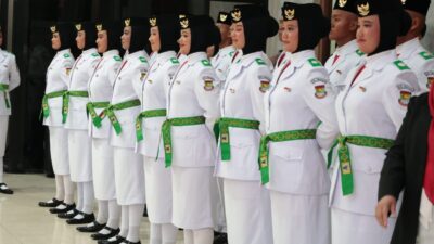 Jelang HUT ke-81 RI, Bupati Maesyal meminta 54 Paskibraka menjaga nama baik pribadi, keluarga, dan Kabupaten Tangerang.