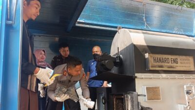 Polres Tangsel ungkap kasus obat keras daftar G ilegal dengan barang bukti 46 juta butir serta menetapkan dua tersangka.