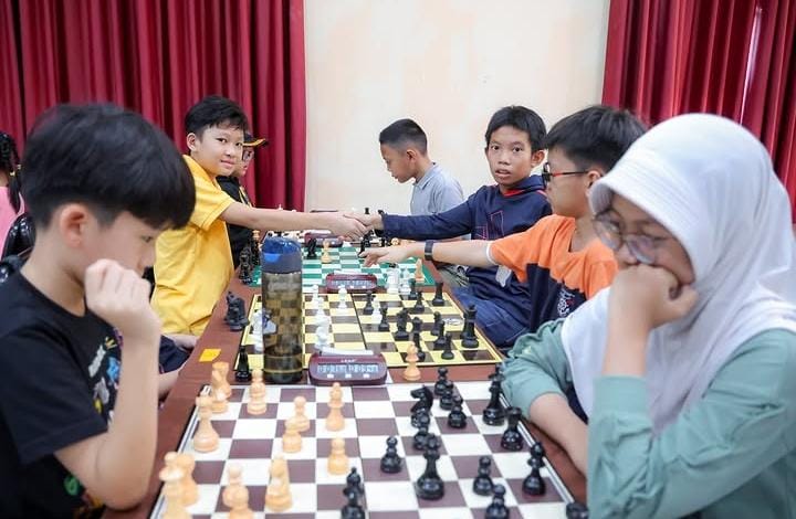 Turnamen Catur Piala Pemuda Karya Nasional di Tangerang menjadi wadah pembinaan pelajar menuju atlet berprestasi dan grandmaster.