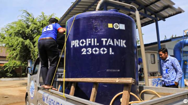 Dua kecamatan di Kota Tangerang masuk zona merah BMKG, Pemkot menyiapkan bantuan air bersih untuk mengantisipasi kekeringan.