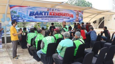Bakti kesehatan HUT ke-77 Lalu Lintas digelar Satlantas Polresta Tangerang dengan menyasar pedagang hingga pengemudi ojol.