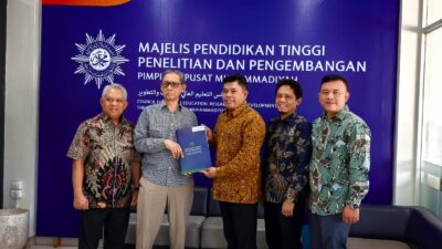 PP Muhammadiyah menetapkan Dr. Warsito sebagai Rektor UMT periode 2025–2029 melalui penyerahan SK definitif di Yogyakarta.