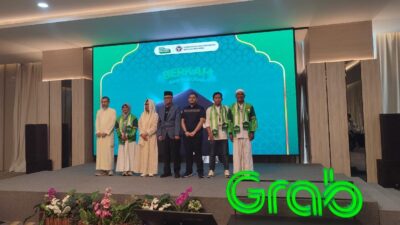 Sebanyak 105 pengemudi Grab mendapat kesempatan umrah, termasuk mitra perempuan dan penyandang disabilitas melalui Program Berkah.