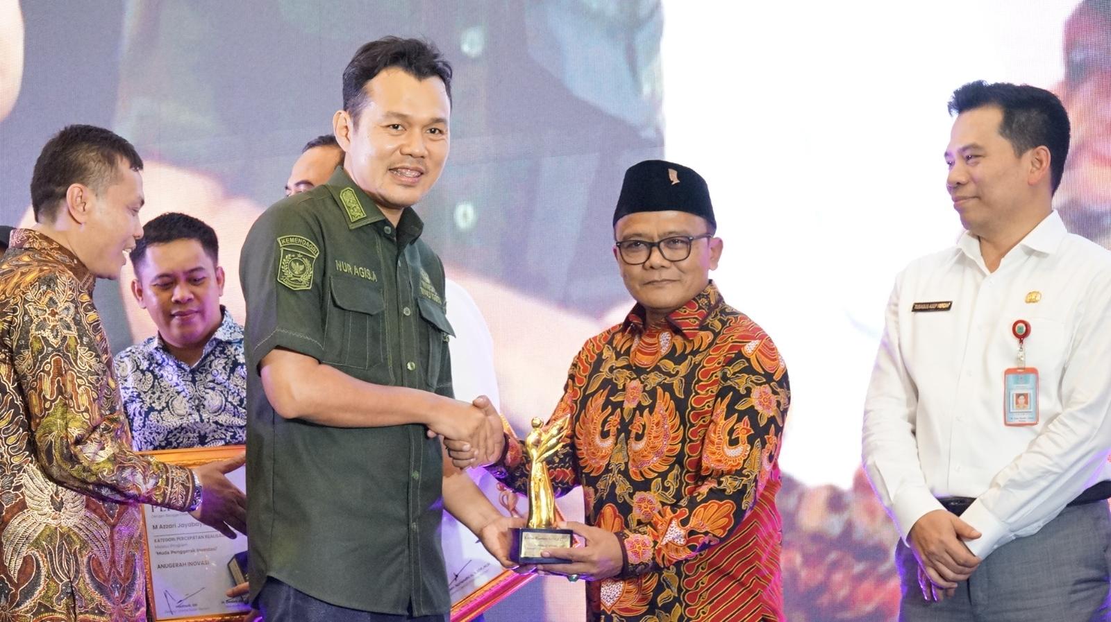 Raih Radar Banten Award 2026, Kholid Ismail menekankan pentingnya promosi melalui media untuk mendukung pengembangan dan perluasan pasar UMKM.