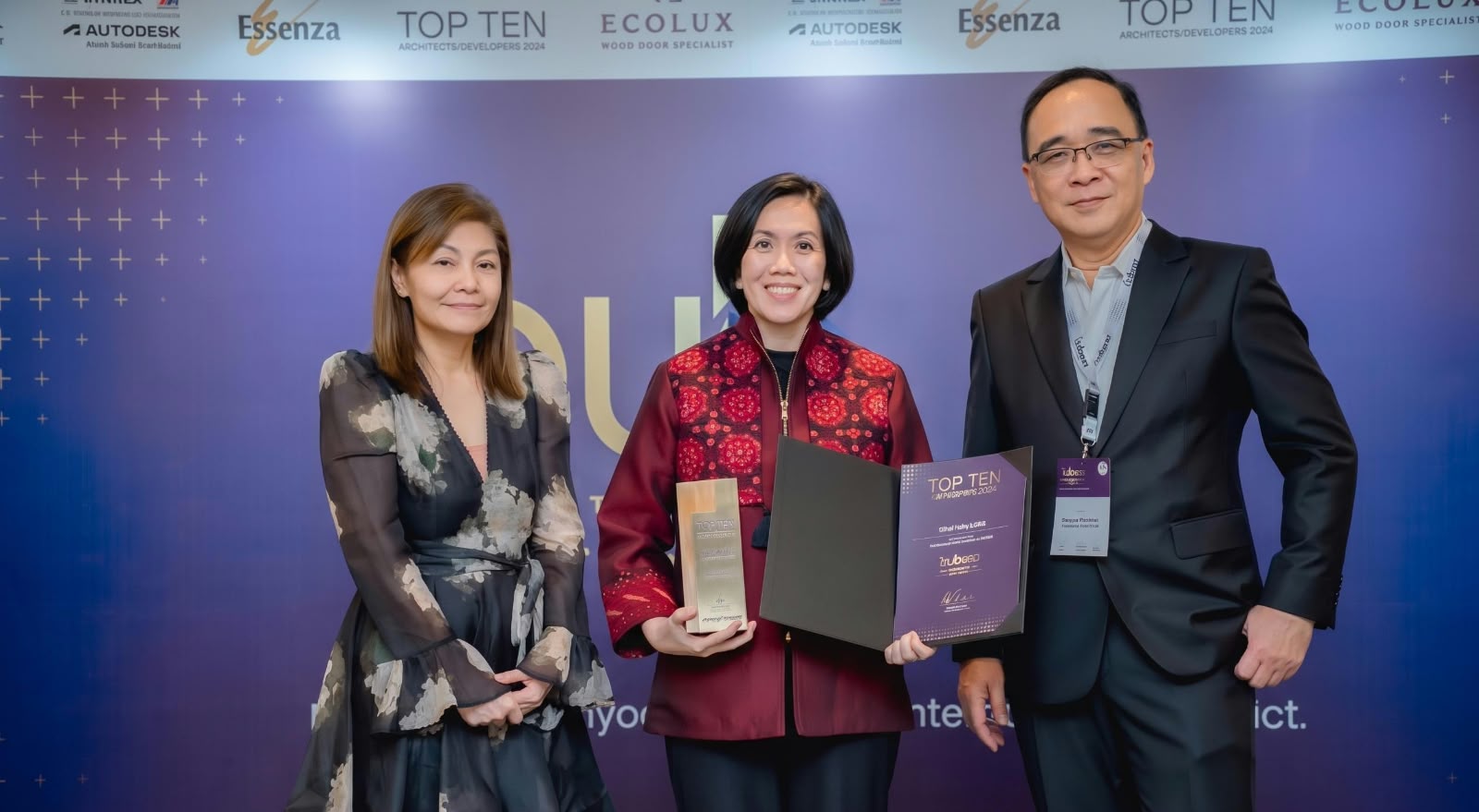 Hubexo Asia Awards 2026 memberikan penghargaan Top 10 Developers kepada Sinar Mas Land atas pengembangan properti berkelanjutan.