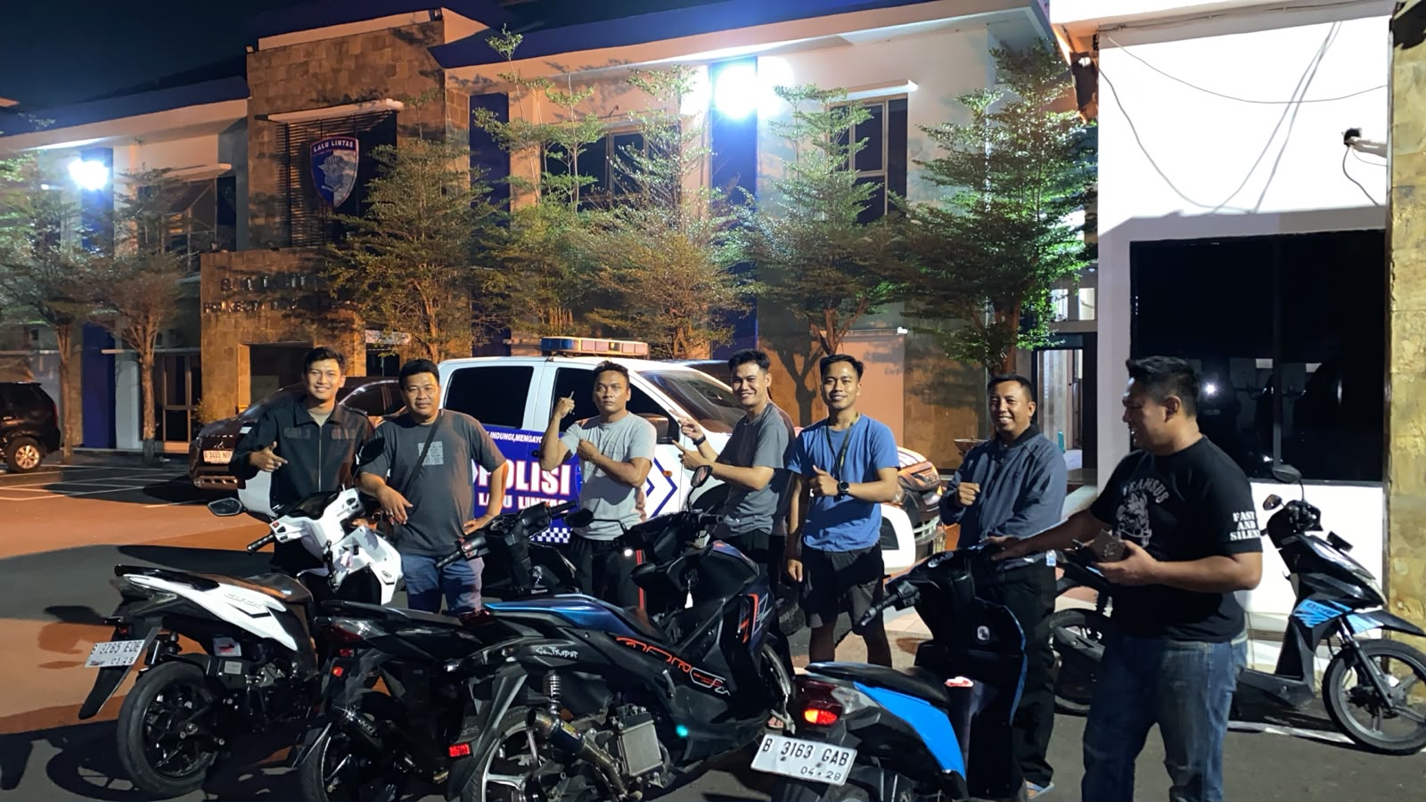 Dugaan balap liar di Puspemkab Tangerang dibubarkan polisi. Empat motor diamankan dan pengendara diberi sanksi tilang.