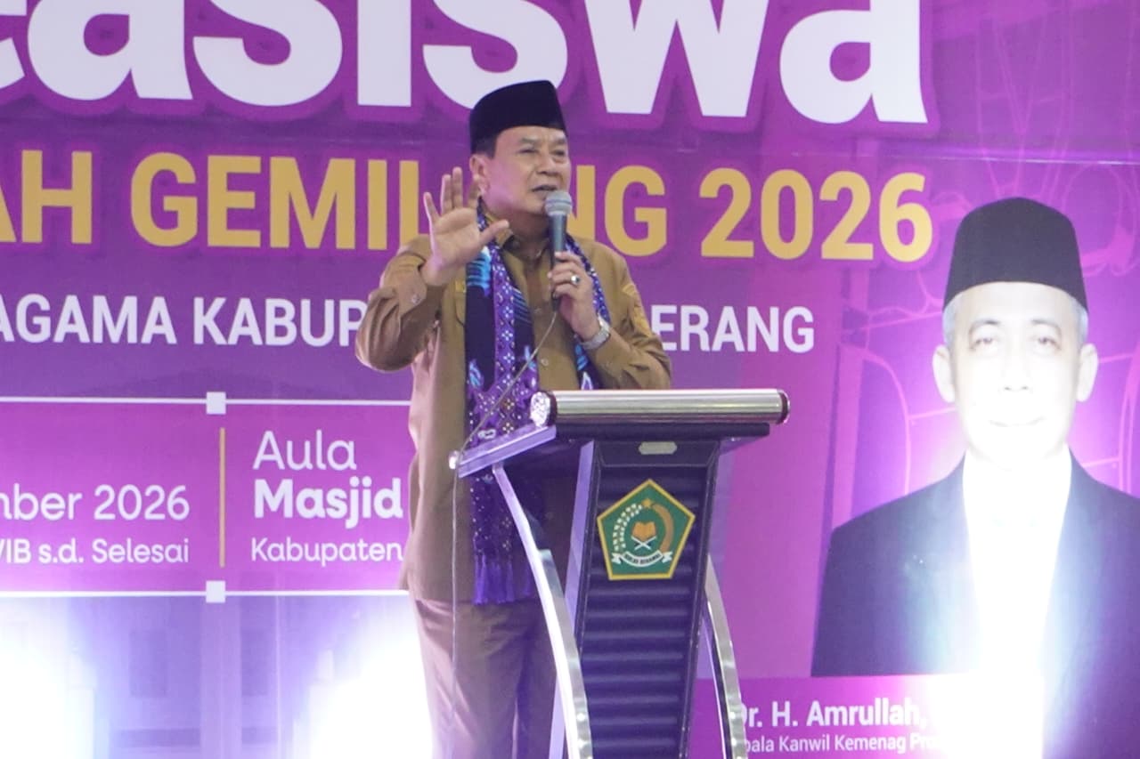 Maesyal Rasyid mendorong guru madrasah meningkatkan kualifikasi melalui program beasiswa kuliah gratis di Kabupaten Tangerang.