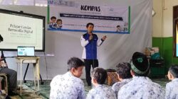 Program KOMPAS di SMP Islam Al-Hikmah Tangsel membekali pelajar dan guru menghadapi risiko digital serta bijak menggunakan AI.
