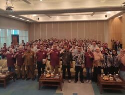 Pesan Wali Kota Tangsel kepada Lurah dan Pasangan: Jangan Hanya Dihormati karena Jabatan