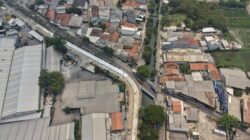 Pemkot Tangerang menyelesaikan empat proyek perbaikan jalan dan mengajak warga bersama-sama menjaga infrastruktur yang tersedia.