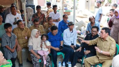 Bupati Maesyal Rasyid memastikan korban luka akibat pohon tumbang di Teluknaga mendapat pemeriksaan dan perawatan medis maksimal.